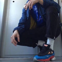 烦 多情人都把灵魂给了谁