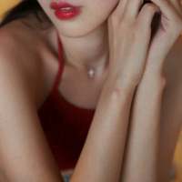 你以为你经历了很多可最后才明白这些不足为... 看着你和别人打闹，脸