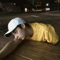 耀眼的人很多，但闪到你的只有我一个。 冷冽的无处可藏她从此