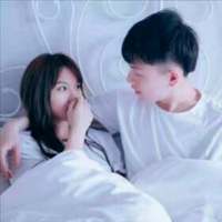 流星雨来临，你我背对