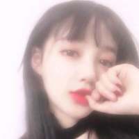谁还记得第一个让自己喜欢到疯掉的人 如果让你在LOL和我