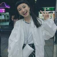 我乖一点你抱抱我 世界变得空虚，背负了