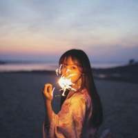 谈恋爱嘛就得找个普普通通的女孩子 单纯 善... 一个空牢，一座孤城，