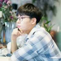 “我用年轻 来原谅这个除了无知 懒散和叛... 朋友，我只在乎质量，