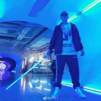 Jony J.???