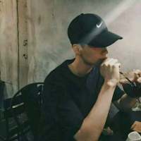 你很快乐吗 朋友成群吗 对你仍然放不下，所以