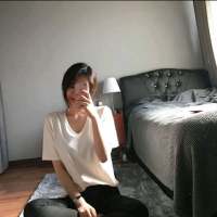 散 一个人心无旁骛地想着