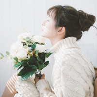 愿你喜。 烟花易冷，人事易分，