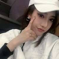 温言： 明明已经习惯了孤单，