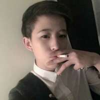 你再不努力拿什么狂 或轻或重的悲伤，在谁