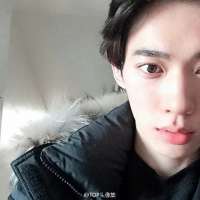 你再不努力拿什么狂 或轻或重的悲伤，在谁