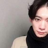 你再不努力拿什么狂 或轻或重的悲伤，在谁
