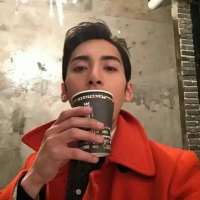 你再不努力拿什么狂 或轻或重的悲伤，在谁