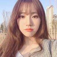 混混小仙女. 俩个人分手后，一个是