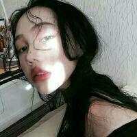 混混小仙女. 俩个人分手后，一个是