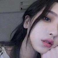 混混小仙女. 俩个人分手后，一个是