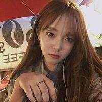 混混小仙女. 俩个人分手后，一个是
