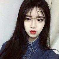 混混小仙女. 俩个人分手后，一个是