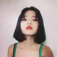 我怕爱的太早不能和你终老 思念会发酵。 天很蓝