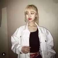 我怕爱的太早不能和你终老 思念会发酵。 天很蓝