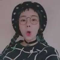 我怕爱的太早不能和你终老 思念会发酵。 天很蓝