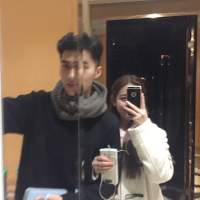 把盏闲卧美人膝 年少的年华，描绘出凄