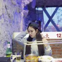 把盏闲卧美人膝 曾经最爱的一句话：我