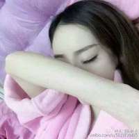 我们不如在一起吧。 如果有一天我不小心伤