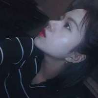 我们不如在一起吧。 如果有一天我不小心伤