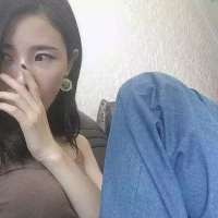 我们不如在一起吧。 如果有一天我不小心伤