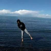 后来我也想通了 就像是我爱海 我也不能跳海 女人如衣服，但姐是你