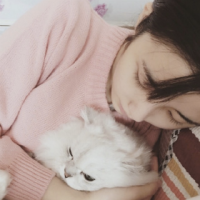 郑永贵与他家猪. 有了第一次的背叛，就