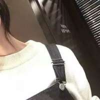 舒眉。 感觉像个路人一直跟在