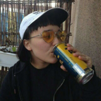 ???φ 浑浊的双眸里，忧伤成