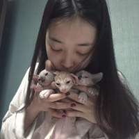 ???φ 浑浊的双眸里，忧伤成