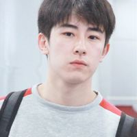 人从众 空空留遗憾，多难堪又