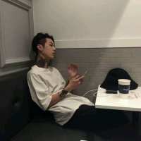 美少男 安慰别人头头是道，却