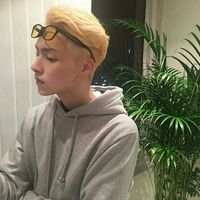 蹦上心头那一枪? 夜光隐绰射过西窗，音