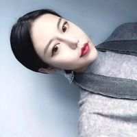我眼底有片孤独的海 那是你来后又走留下的 错过的就错过了，珍惜