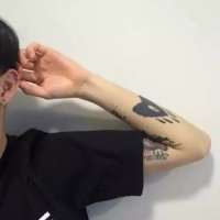 你要的男头。 和前任同班了，和现任
