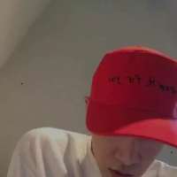你要的男头。 和前任同班了，和现任