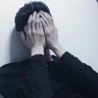 你要的男头。 和前任同班了，和现任
