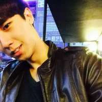 你要的男头。 和前任同班了，和现任