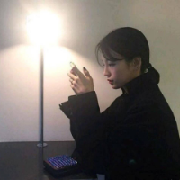 爱戴最美是陪伴 冰块握久了就连泼杯凉