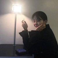 爱戴最美是陪伴 冰块握久了就连泼杯凉