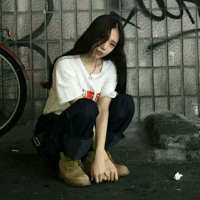 我不哭。 后来我字里行间有诗酒