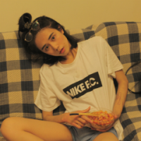 听说你还记得我 我们的故事太少 我成