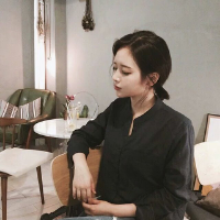 哦，嗯两个字打断了所以要说的话 清风相送茉莉香，举杯