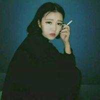 哦，嗯两个字打断了所以要说的话 清风相送茉莉香，举杯