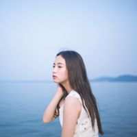 一个人很酷但还是忍不